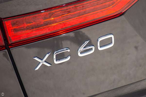 2023 Volvo XC60 Plus B5