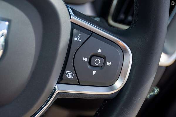 2023 Volvo XC60 Plus B5