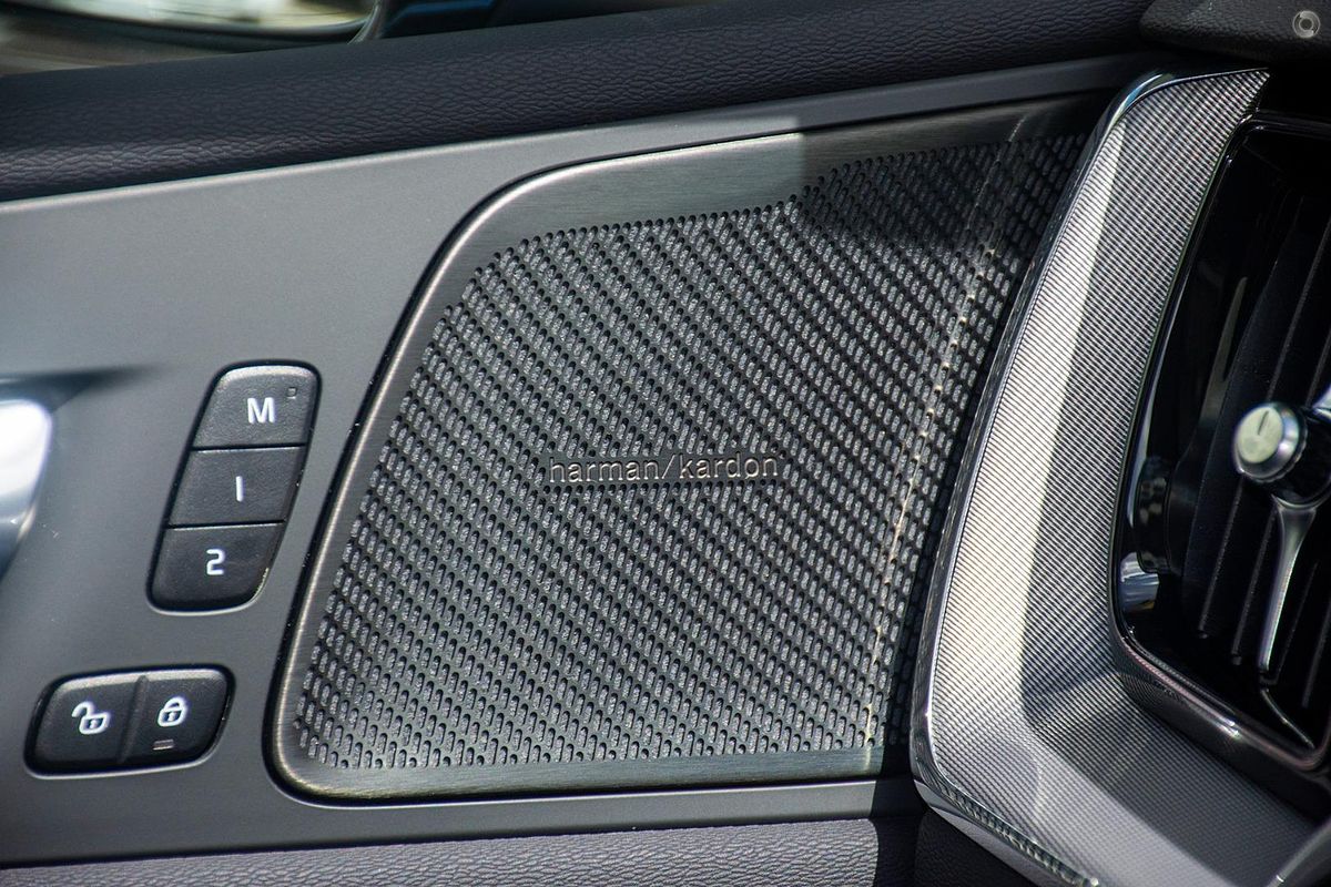2023 Volvo XC60 Plus B5