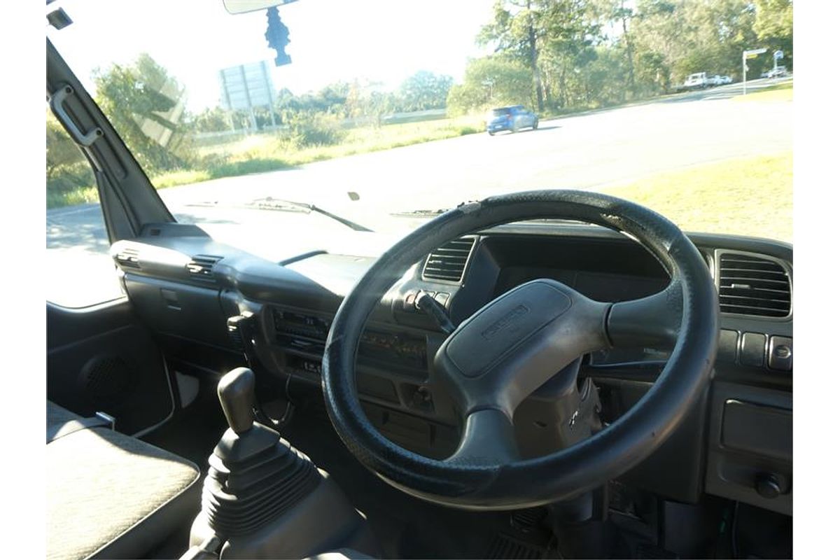 1999 Isuzu N Series NPR 300 4x2