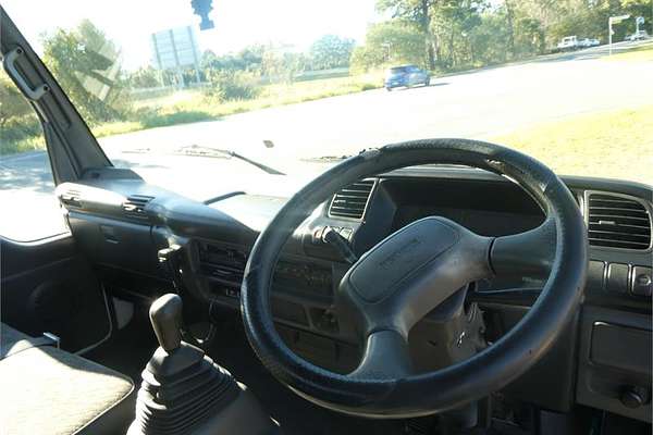 1999 Isuzu N Series NPR 300 4x2