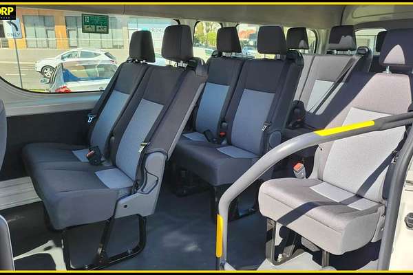 2019 Toyota Hiace Commuter GDH322R