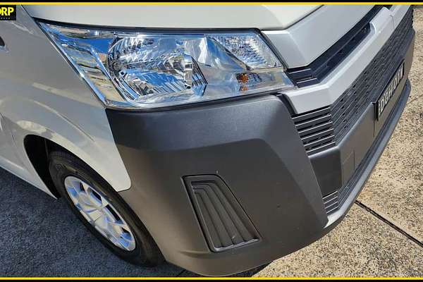 2019 Toyota Hiace Commuter GDH322R
