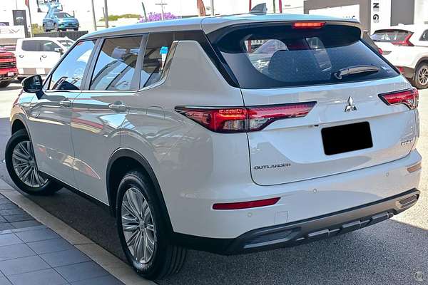 2024 Mitsubishi Outlander PHEV ES ZM