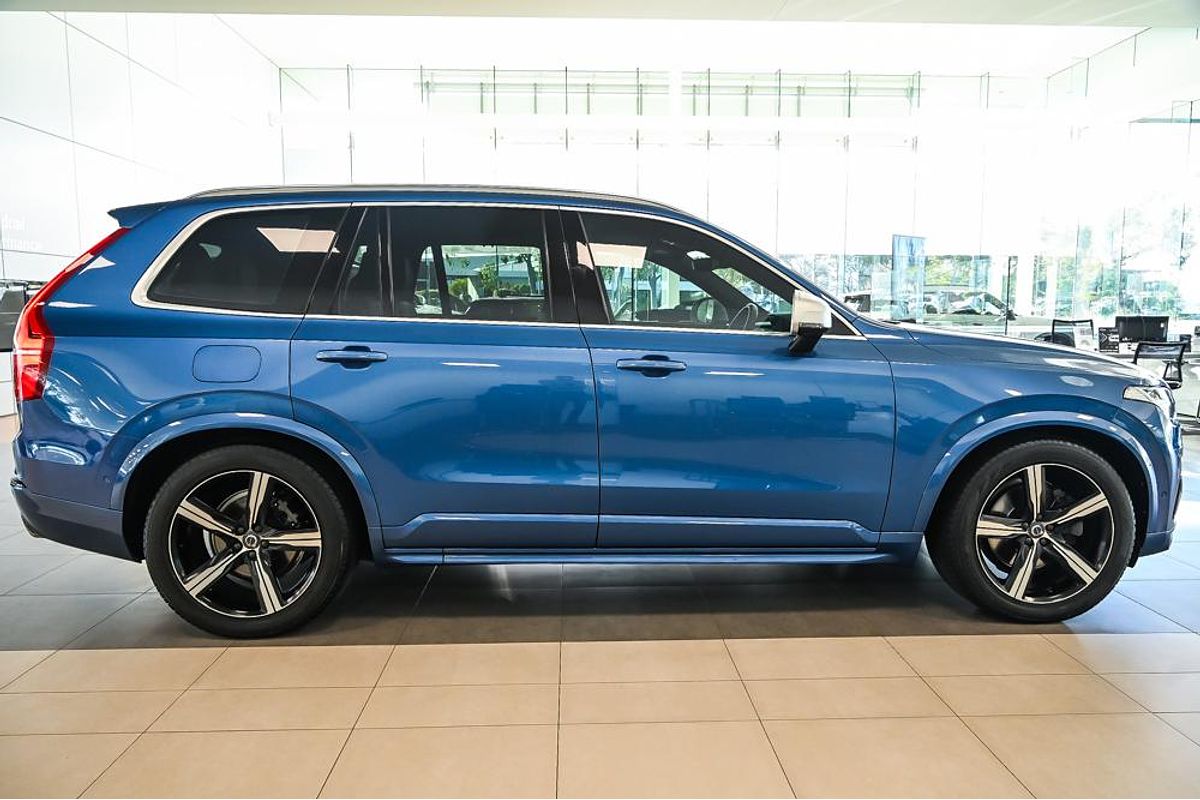 2018 Volvo XC90 T6 R-Design