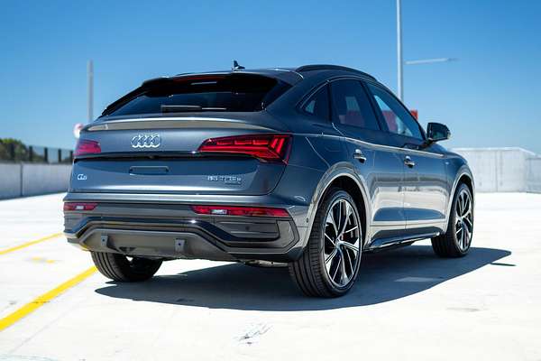 2024 Audi Q5 55 TFSI e S Line FY