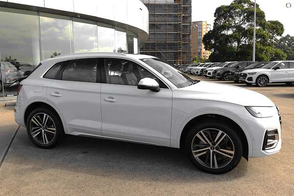 2024 Audi Q5 45 TFSI Sport FY