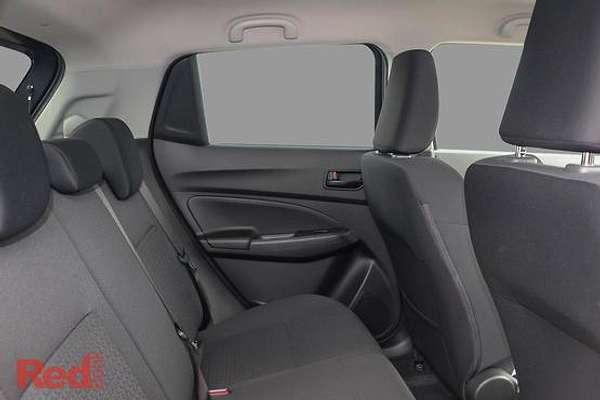 2025 Suzuki Swift Hybrid GLX UZ