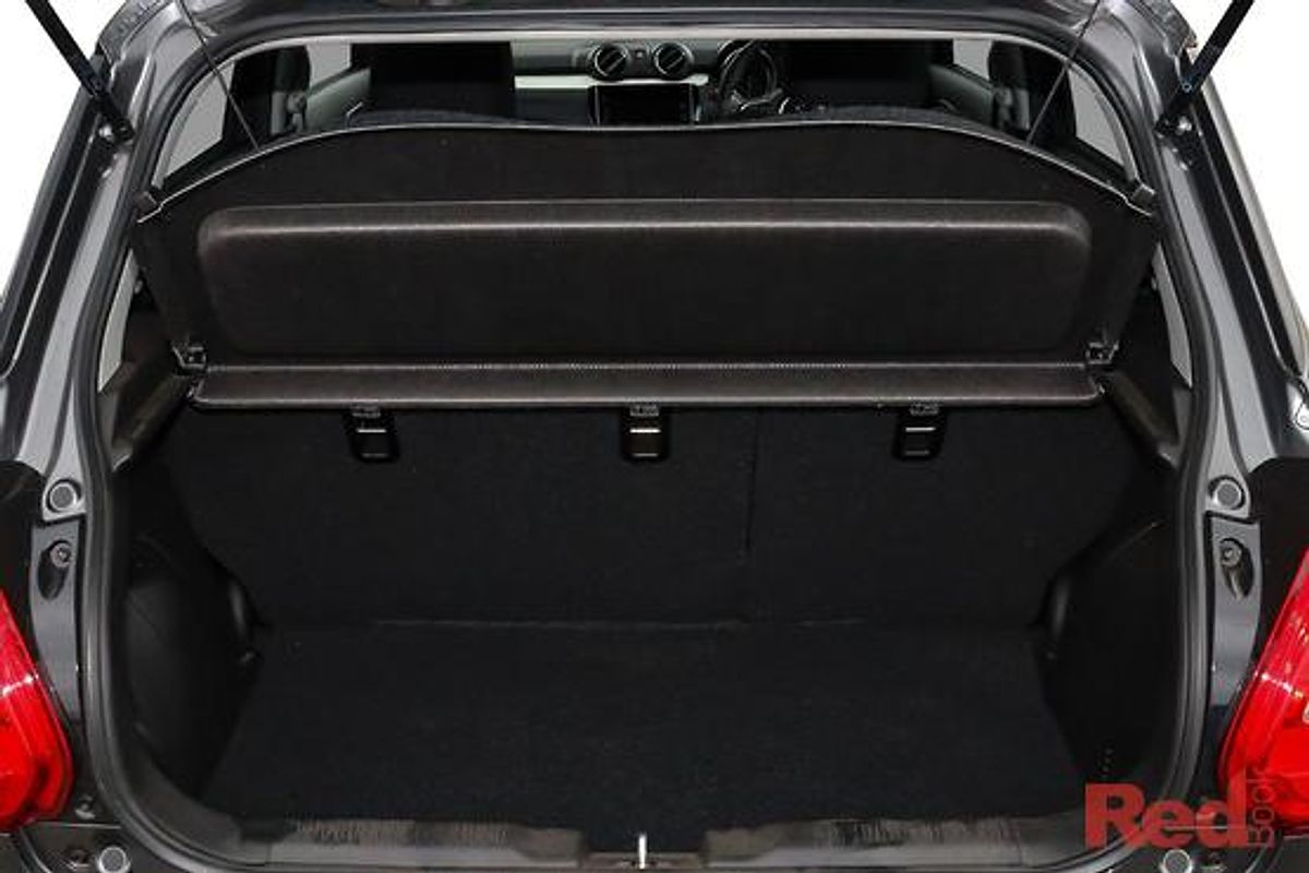 2025 Suzuki Swift Hybrid GLX UZ