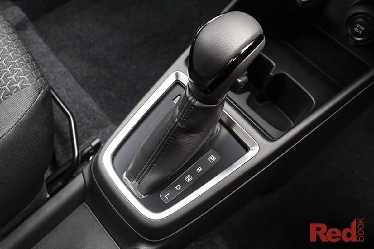 2025 Suzuki Swift Hybrid GLX UZ