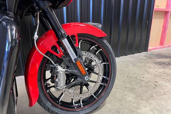 2024 Indian CHALLENGER DARKHORSE