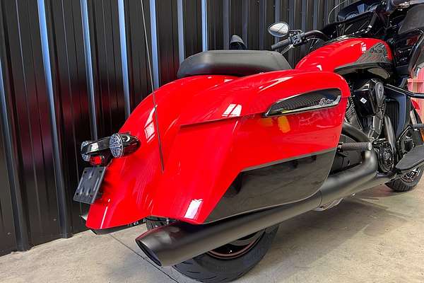 2024 Indian CHALLENGER DARKHORSE