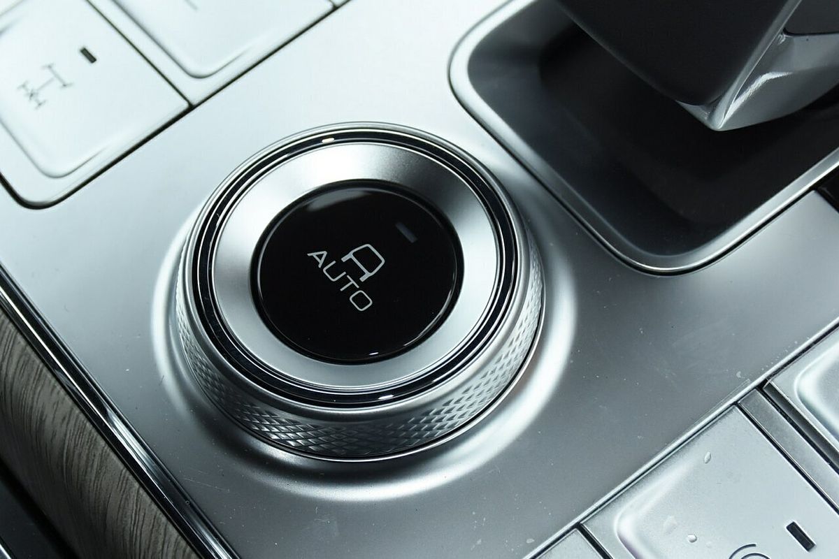 2024 GWM Tank 500 Lux Hybrid P03
