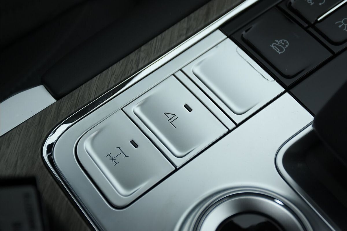 2024 GWM Tank 500 Lux Hybrid P03