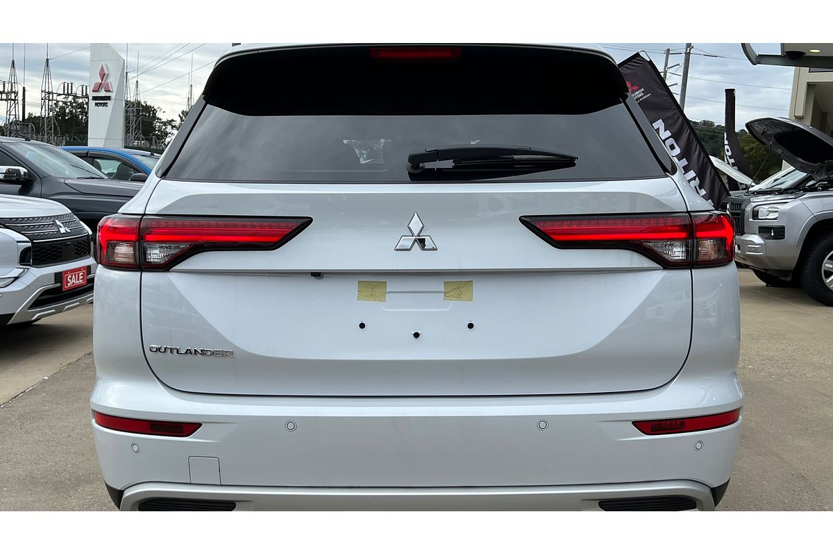 2023 Mitsubishi Outlander LS ZM