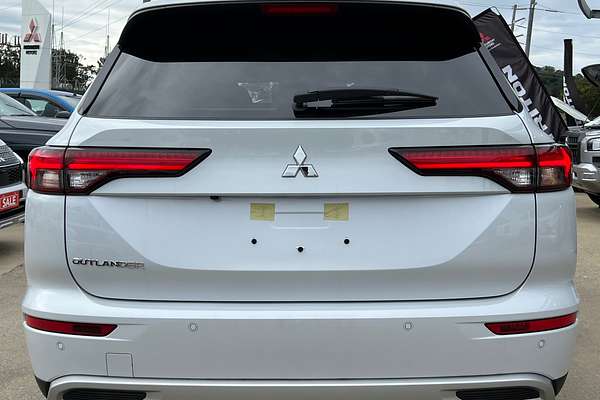 2023 Mitsubishi Outlander LS ZM