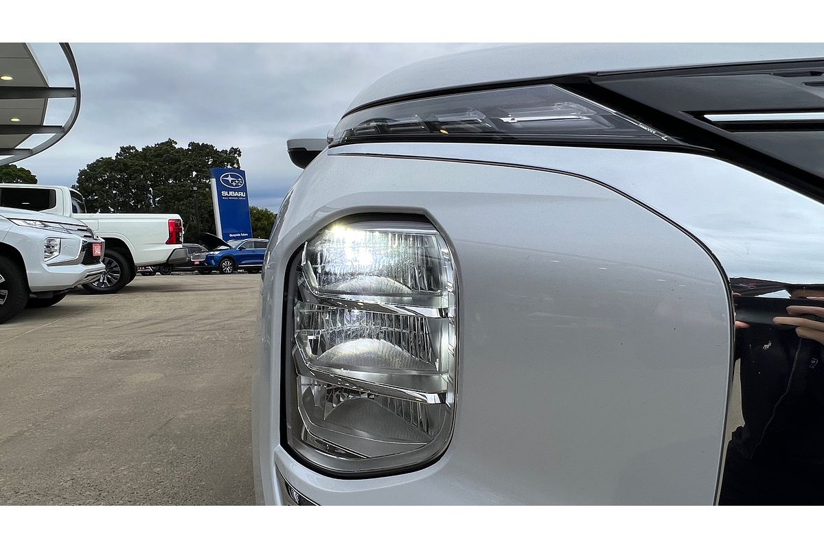 2023 Mitsubishi Outlander LS ZM