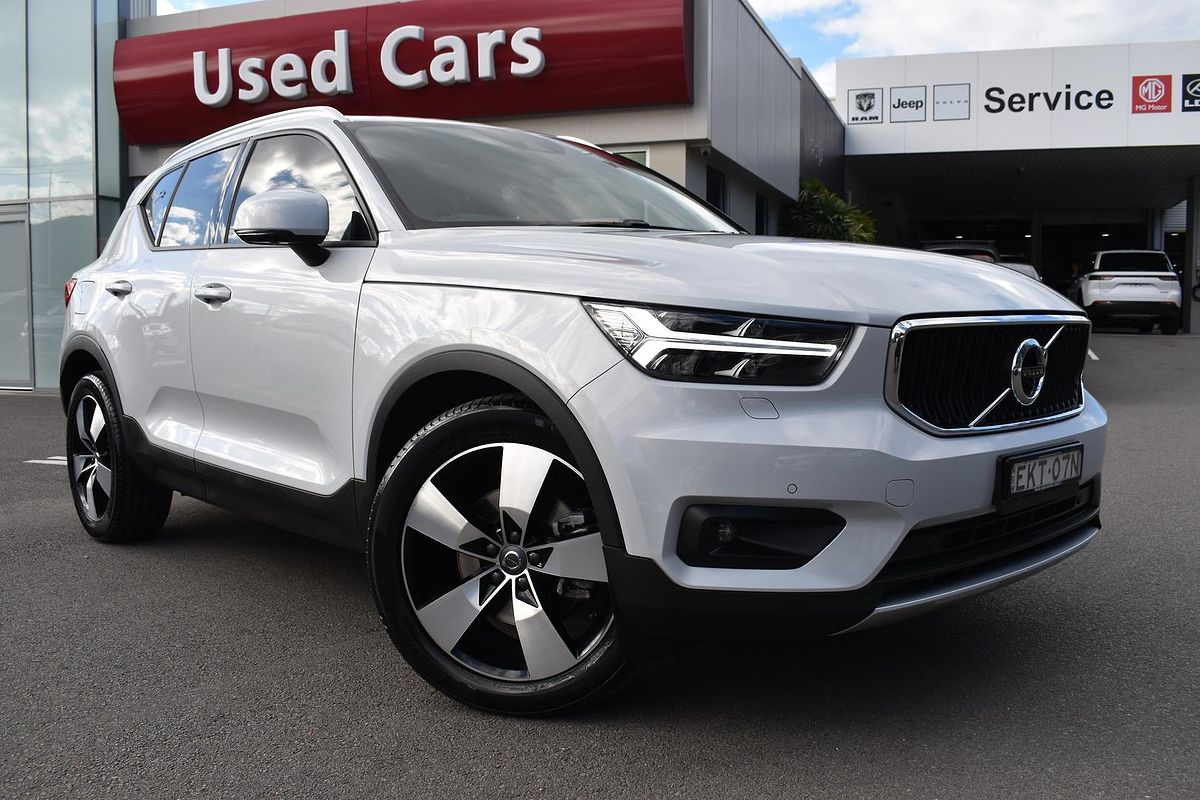 2020 Volvo XC40 T4 Momentum