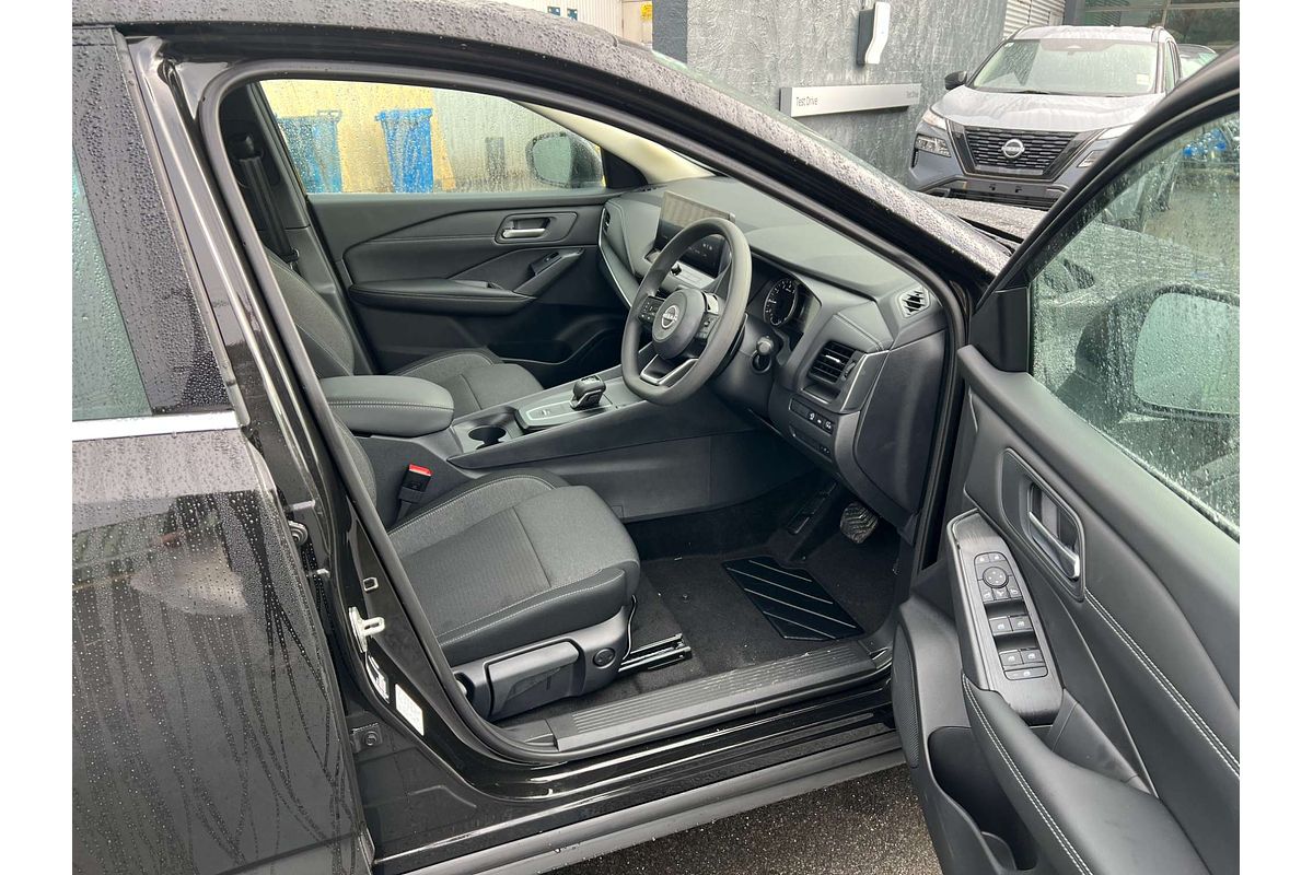 2024 Nissan QASHQAI ST+ J12