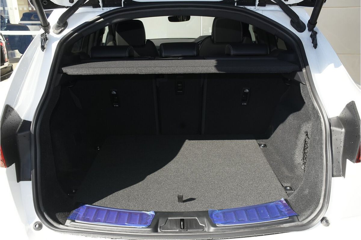 2024 Jaguar E-PACE P250 R-Dynamic SE X540