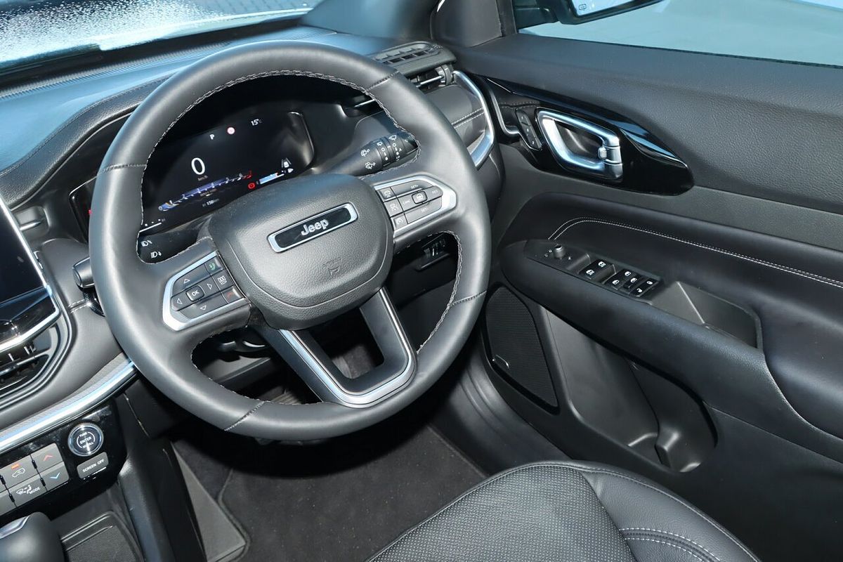 2023 Jeep Compass S-Limited M6
