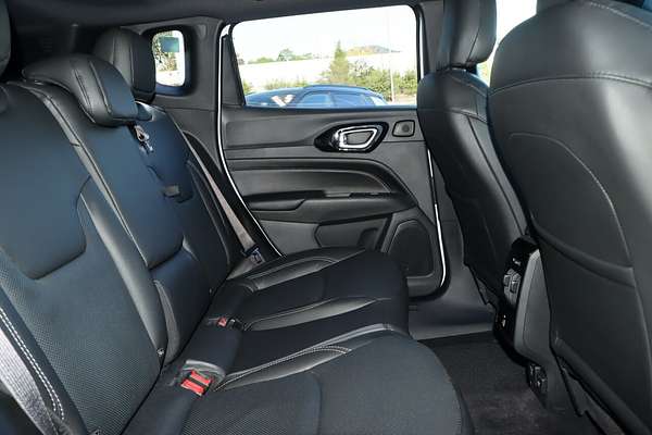 2023 Jeep Compass S-Limited M6