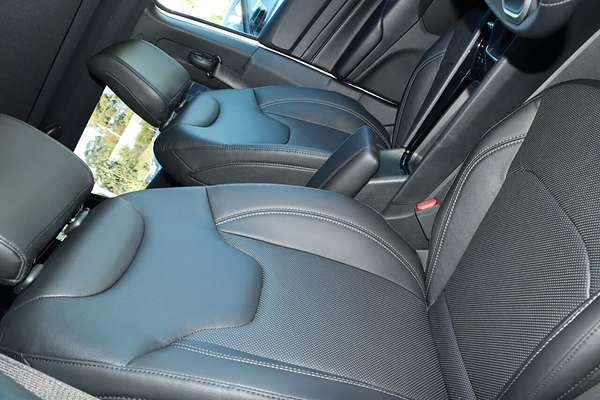 2023 Jeep Compass S-Limited M6