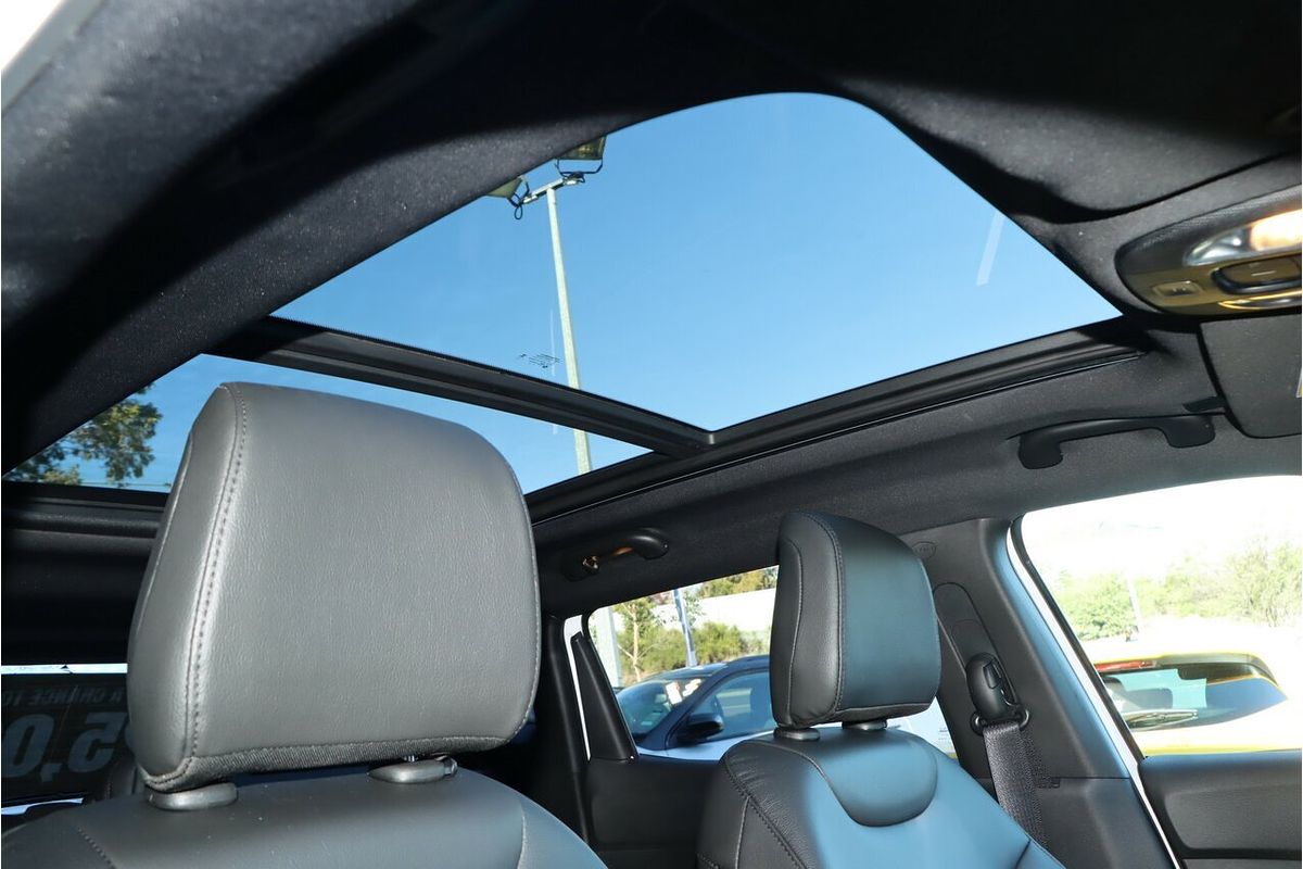 2023 Jeep Compass S-Limited M6