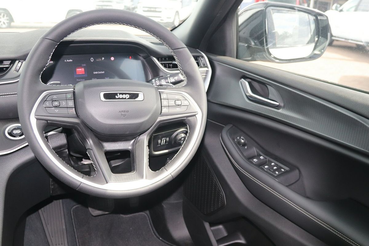 2023 Jeep Grand Cherokee Night Eagle WL