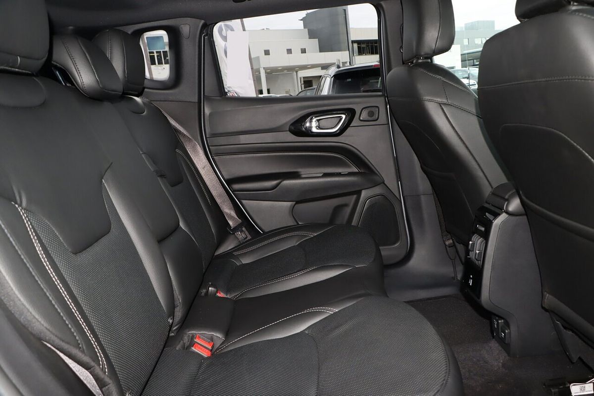 2023 Jeep Compass S-Limited M6