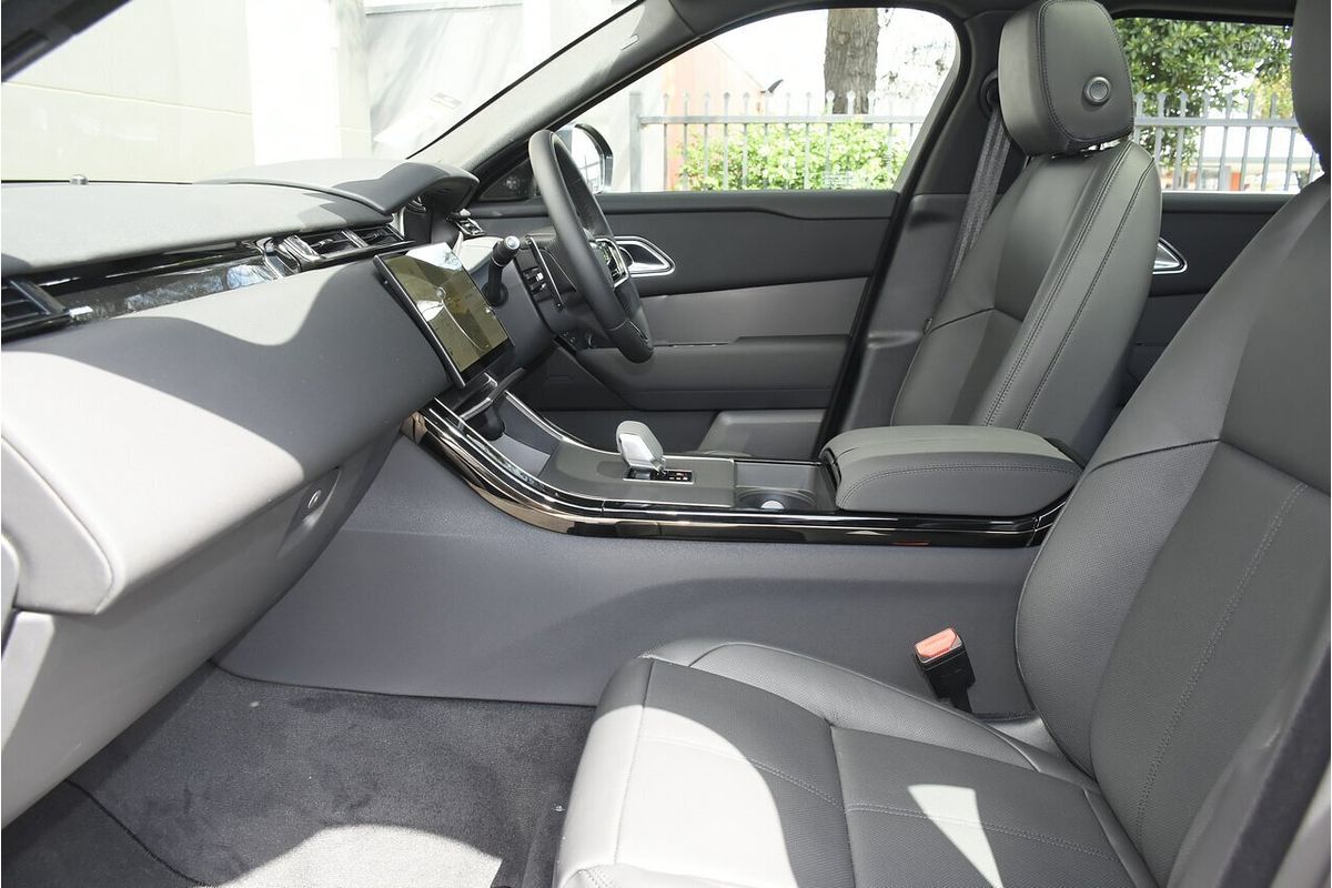 2024 Land Rover Range Rover Velar P400 Dynamic SE L560