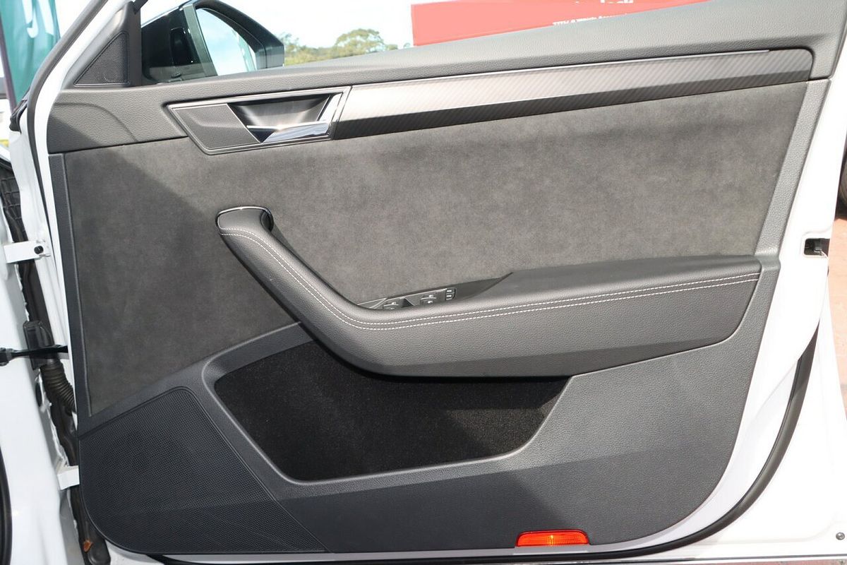2023 SKODA Superb 206TSI SportLine NP