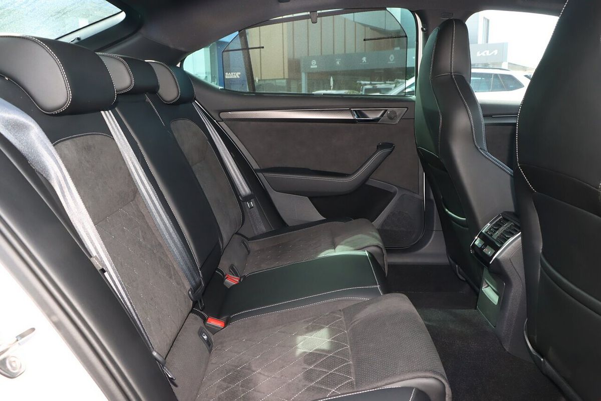 2023 SKODA Superb 206TSI SportLine NP