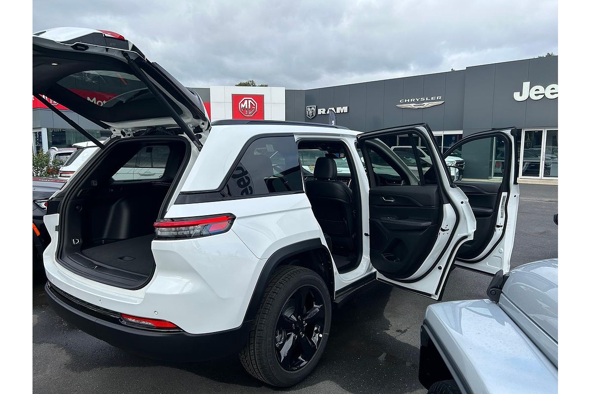 2023 Jeep Grand Cherokee Night Eagle WL
