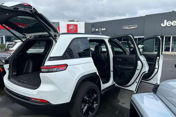 2023 Jeep Grand Cherokee Night Eagle WL