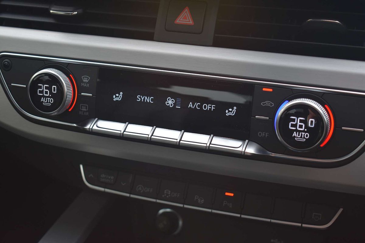 2024 Audi A4 45 TFSI S line B9