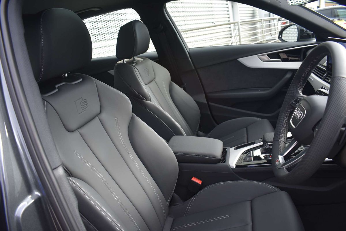 2024 Audi A4 45 TFSI S line B9