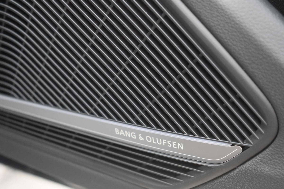 2024 Audi A4 45 TFSI S line B9