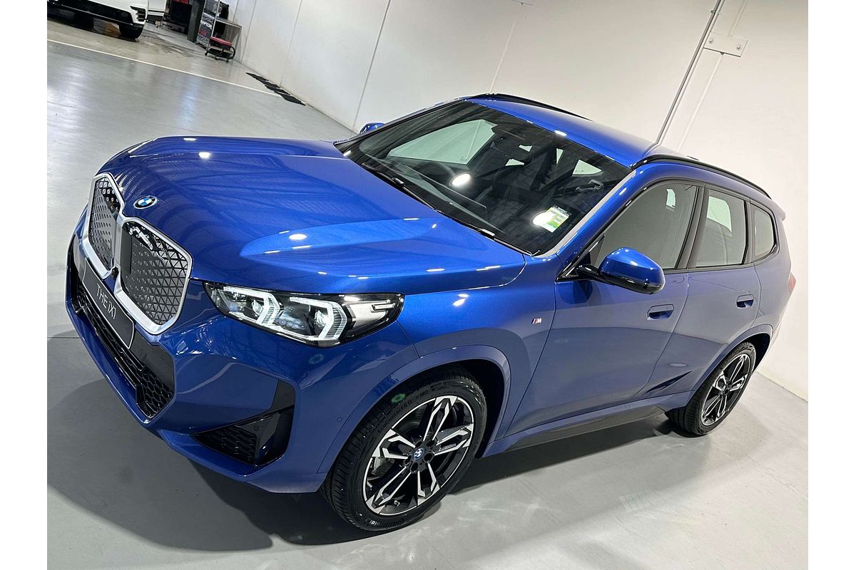 2024 BMW iX1 xDrive30 M Sport U11