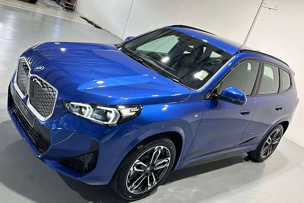 2024 BMW iX1 xDrive30 M Sport U11