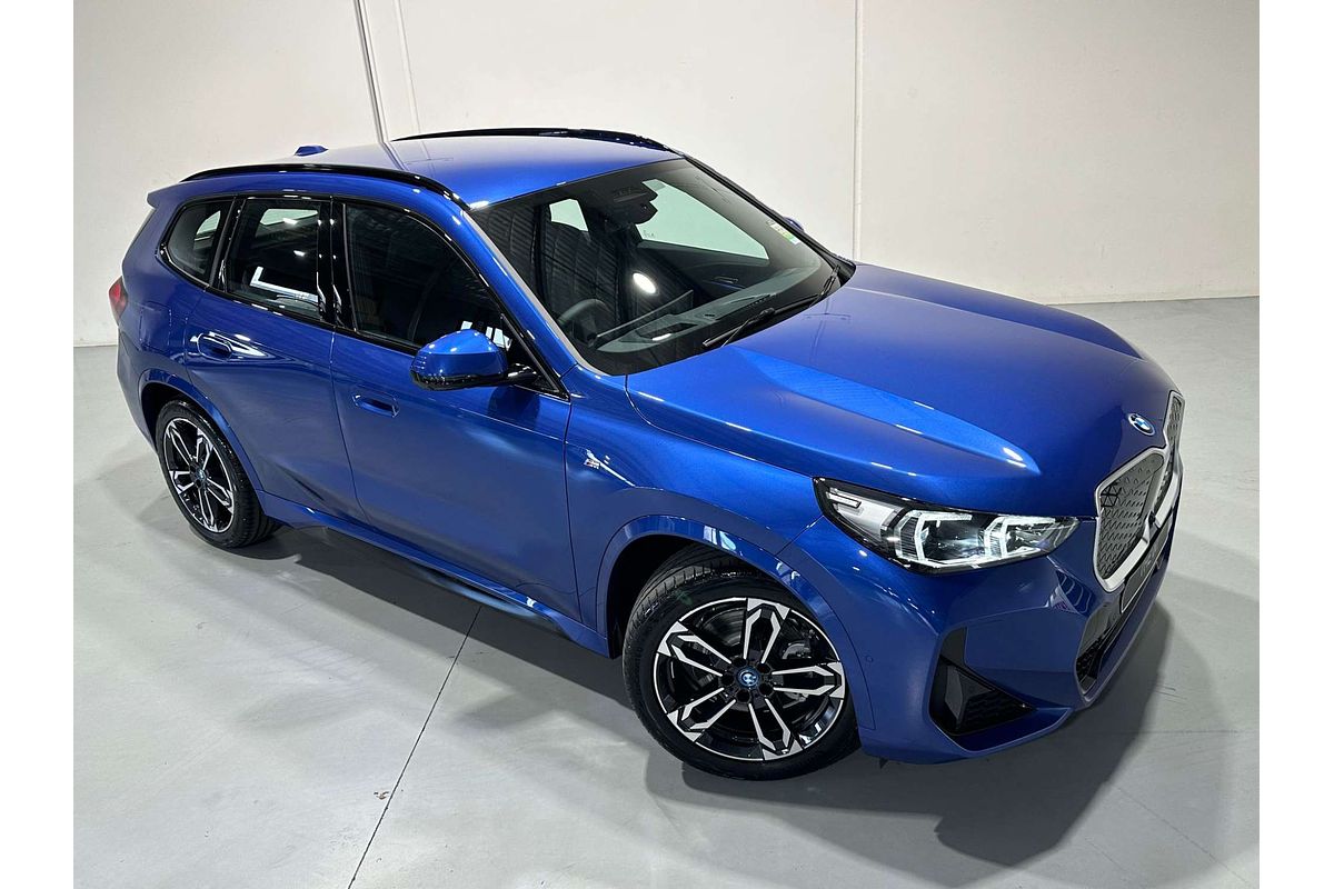 2024 BMW iX1 xDrive30 M Sport U11