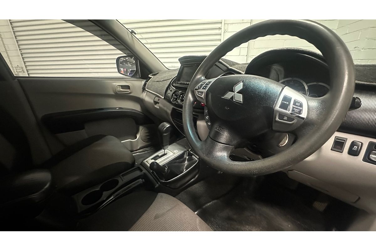 2014 Mitsubishi Triton GLX-R MN 4X4