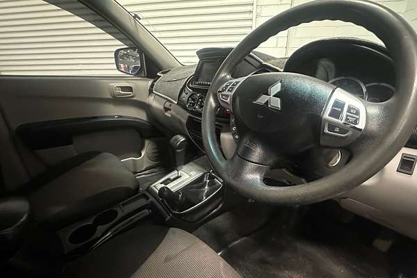 2014 Mitsubishi Triton GLX-R MN 4X4