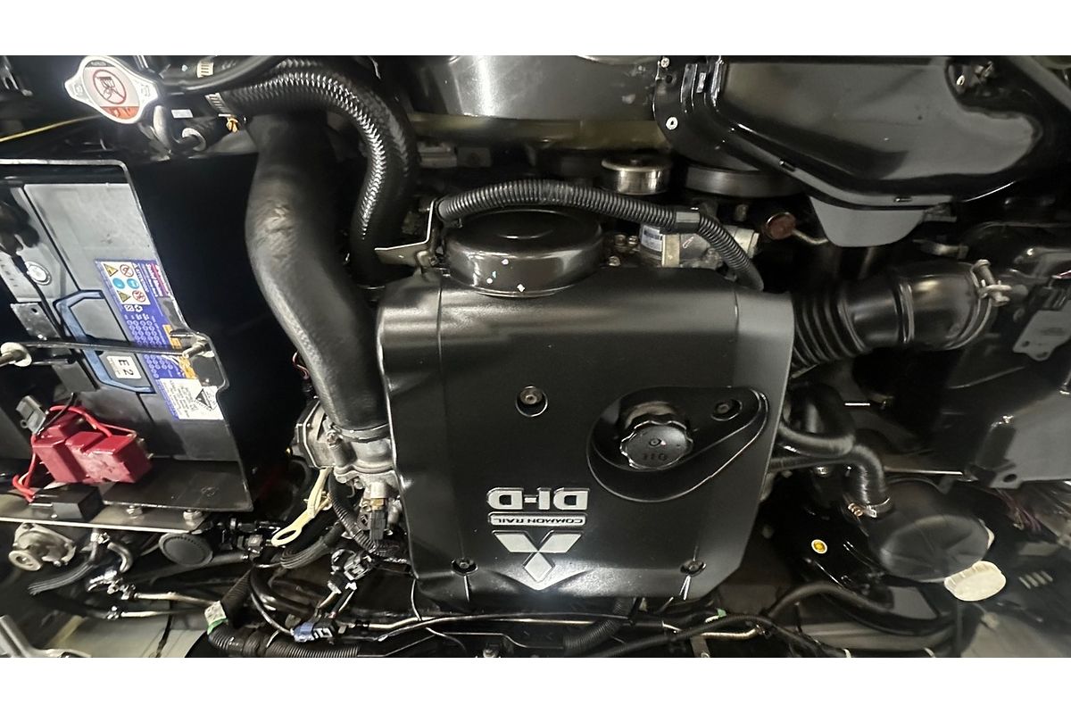 2014 Mitsubishi Triton GLX-R MN 4X4