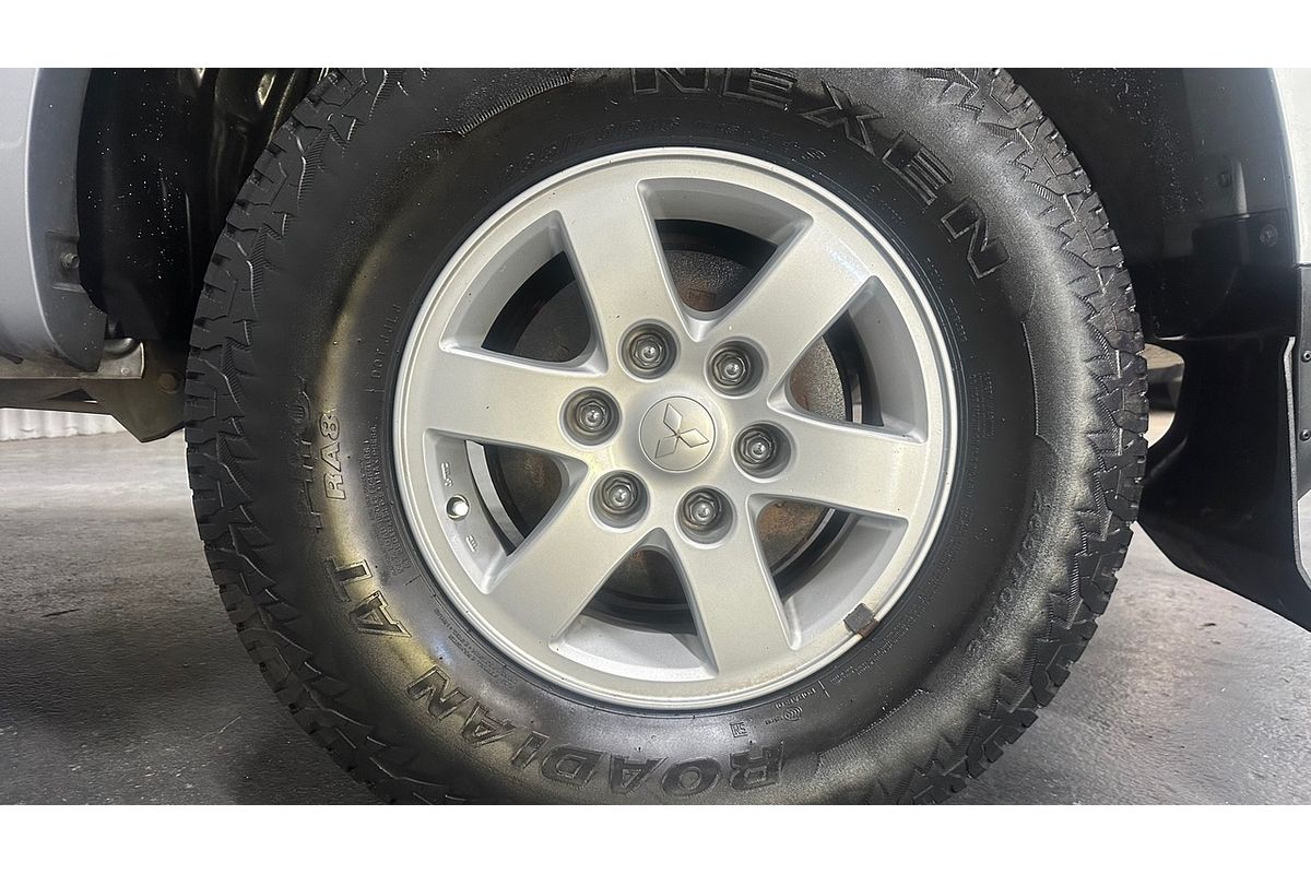 2014 Mitsubishi Triton GLX-R MN 4X4
