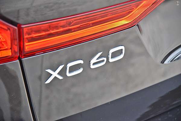 2024 Volvo XC60 Ultimate B5 Bright