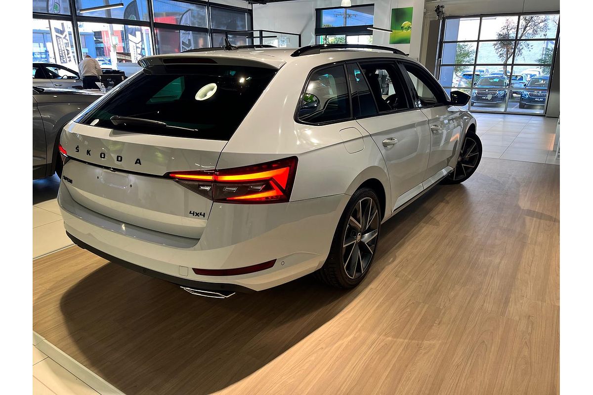 2023 ŠKODA Superb 206TSI SportLine NP