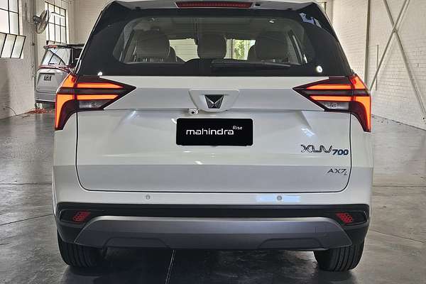 2023 Mahindra XUV700 AX7L