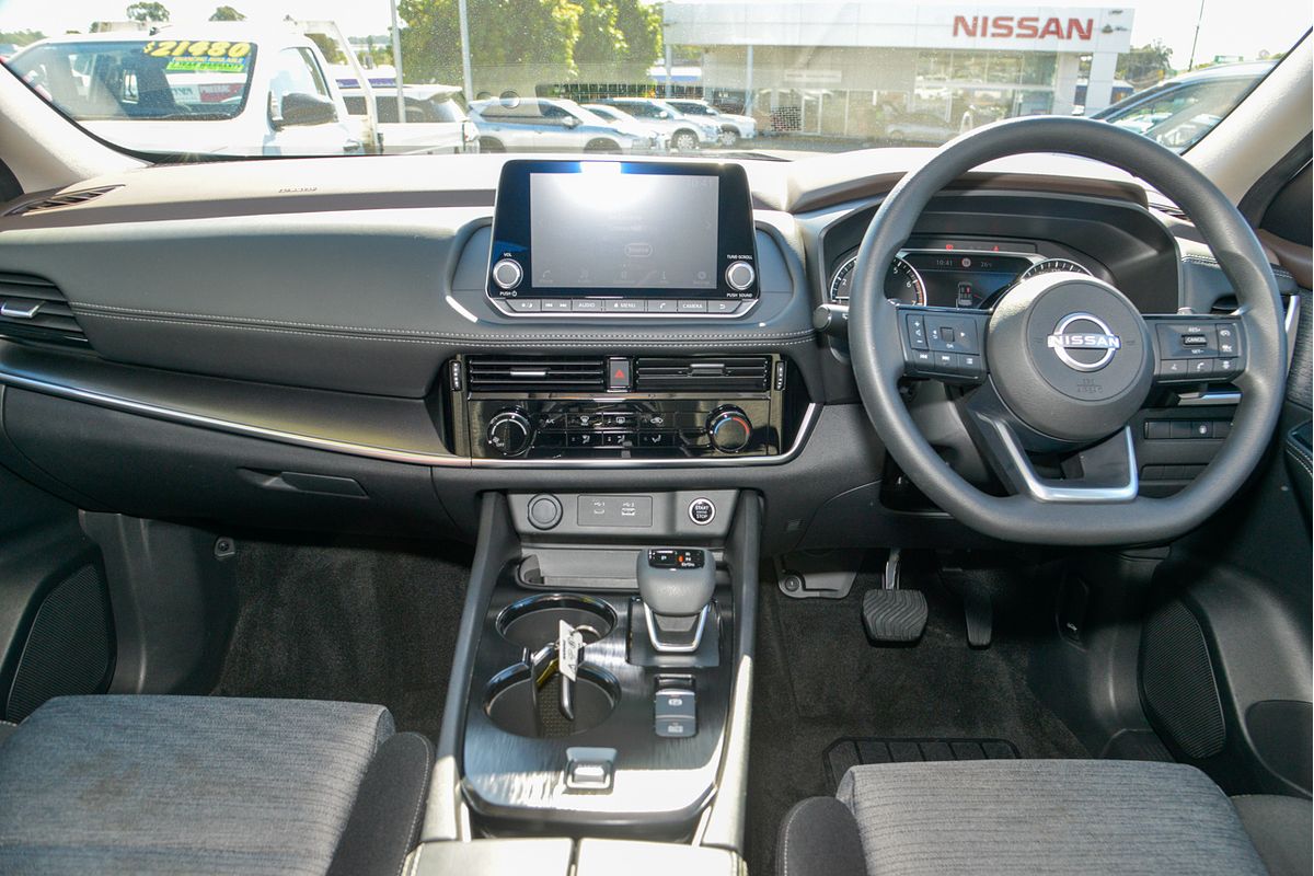 2023 Nissan X-TRAIL ST T33
