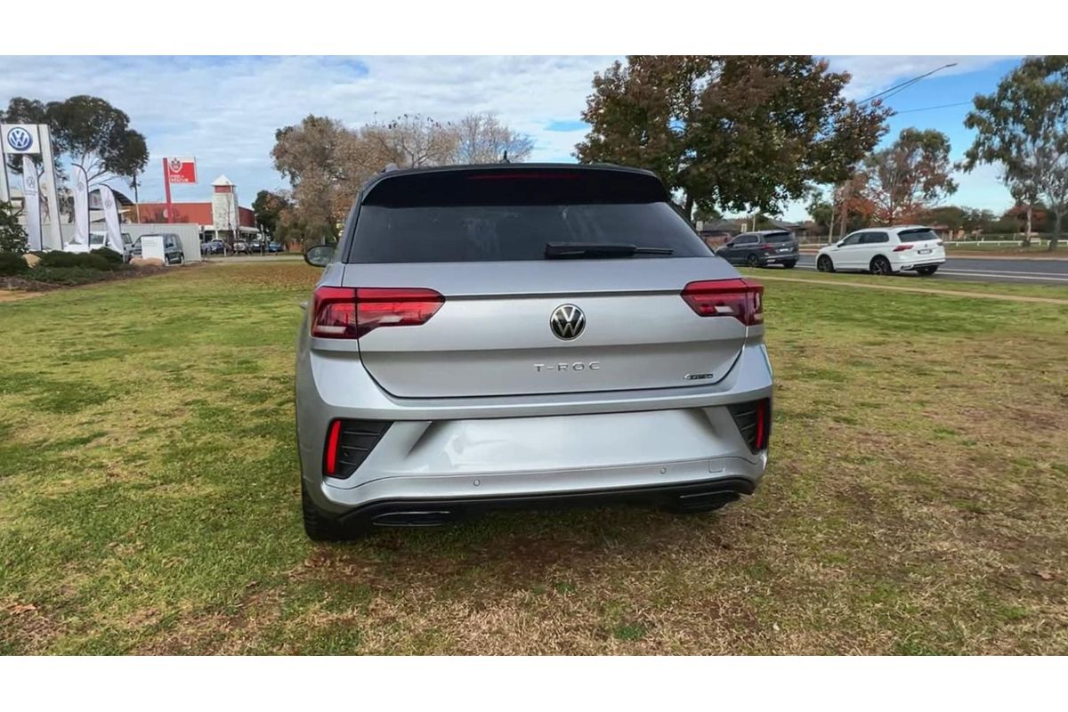 2024 Volkswagen T-Roc 140TSI R-Line D11